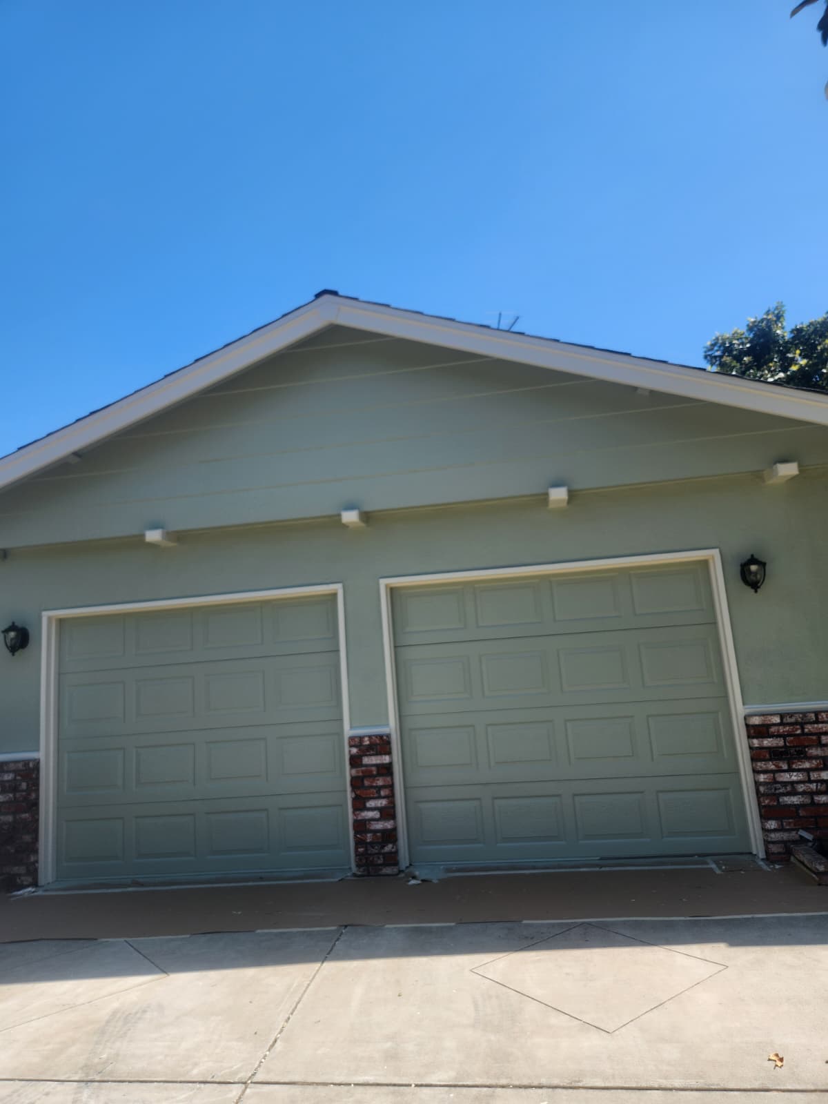 Garage Painting work image